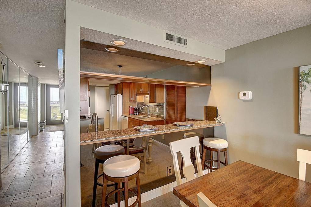 Sunrises And Ocean Views In This 2 Bedroom 2 Bath Port Aransas Luaran gambar